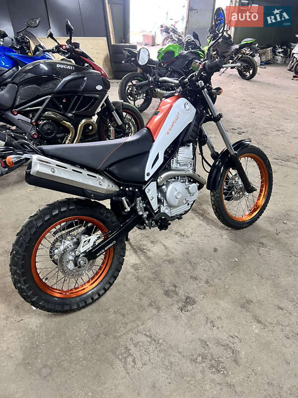 Мотоцикл Кросс Yamaha Tricker 2014 в Житомире