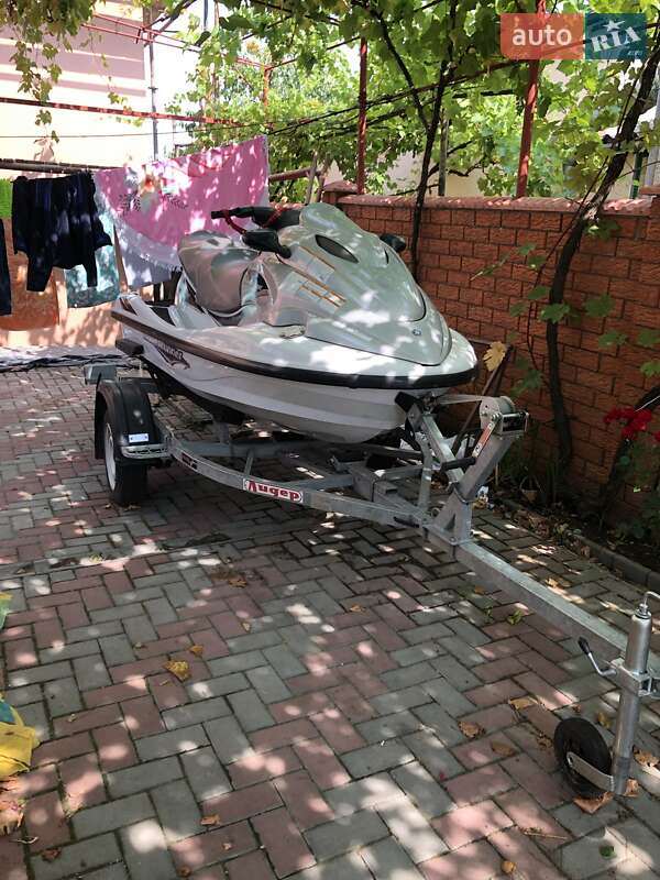 Гідроцикл туристичний Yamaha WaveRunner 2002 в Одесі фото 3 Гідроцикл туристичний Yamaha WaveRunner 2002 в Одесі