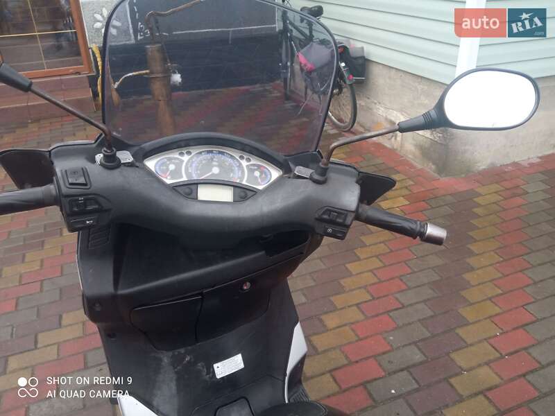 Максі-скутер Yamaha X-Max 250 2006 в Полонному
