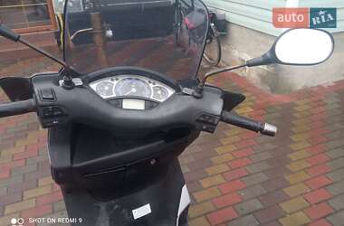 Макси-скутер Yamaha X-Max 250 2006 в Полонном