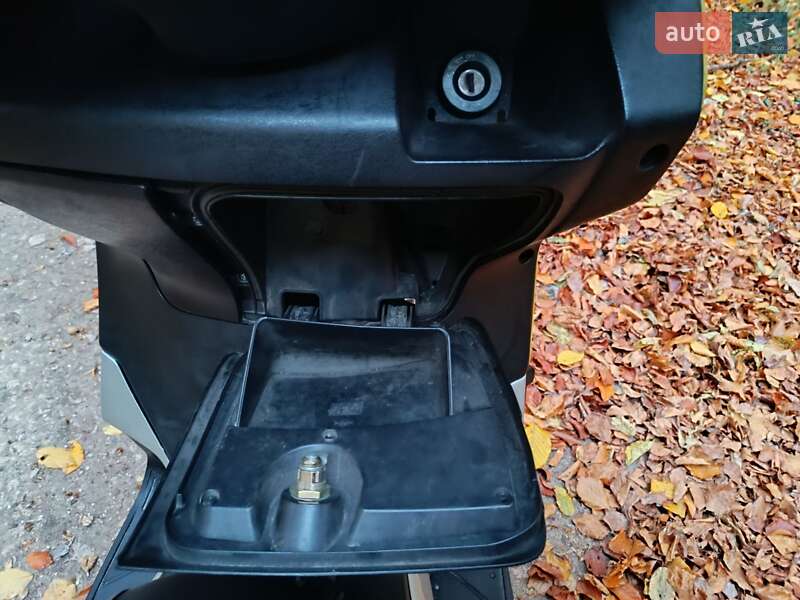 Макси-скутер Yamaha X-Max 250 2006 в Львове фото 10 Макси-скутер Yamaha X-Max 250 2006 в Львове