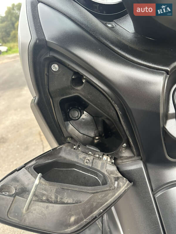 Макси-скутер Yamaha X-Max 300 2021 в Львове