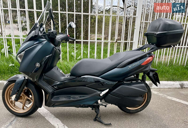 Yamaha X-Max 2022