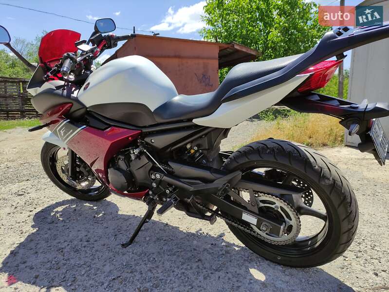 Мотоцикл Спорт-туризм Yamaha XJ6 Diversion 2013 в Кривому Розі