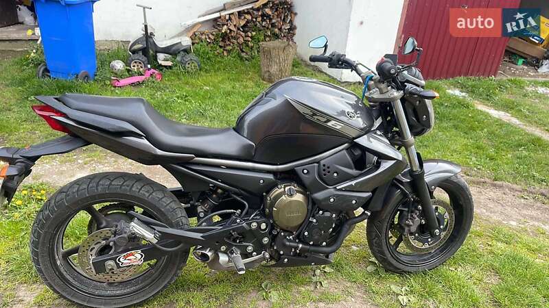 Грузовые мотороллеры, мотоциклы, скутеры, мопеды Yamaha XJ6 2011 в Ивано-Франковске