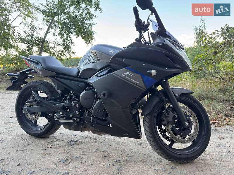 Мотоцикл Без обтікачів (Naked bike) Yamaha XJ6 2013 в Вінниці