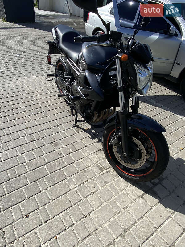 Спортбайк Yamaha XJ6 2010 в Николаеве