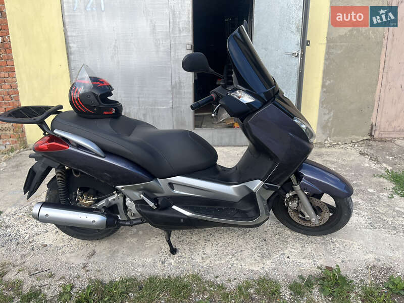 Макси-скутер Yamaha YP 2006 в Каменец-Подольском