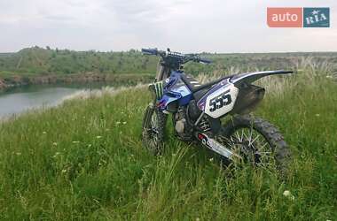 Мотоцикл Кросс Yamaha YZ 125 Monster Energy 2003 в 