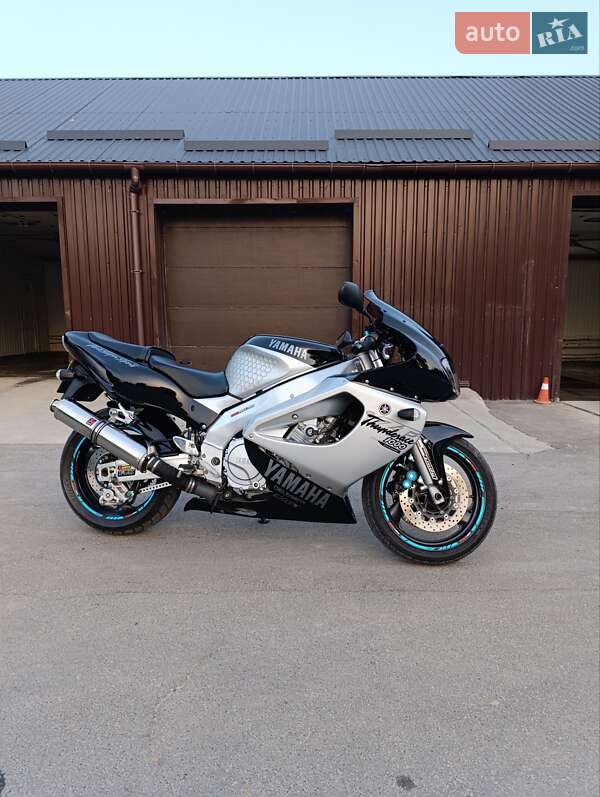 Спортбайк Yamaha YZF 1000R 2002 в Баре