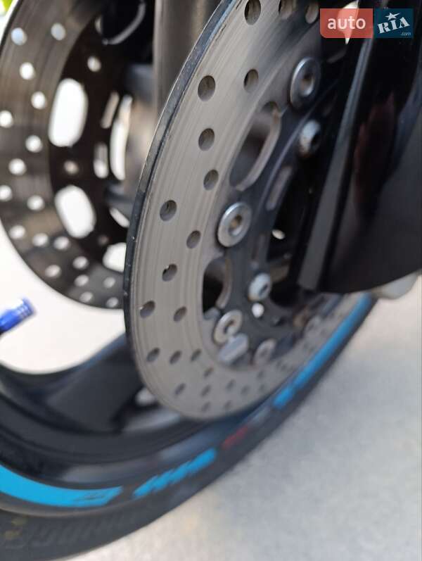 Спортбайк Yamaha YZF 1000R 2002 в Баре