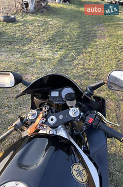 Спортбайк Yamaha YZF R1 1998 в 