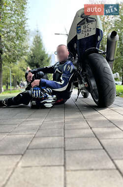Спортбайк Yamaha YZF R1 1998 в 