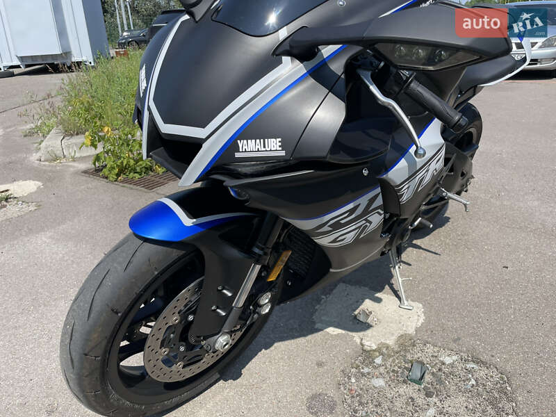Спортбайк Yamaha YZF R1 2023 в Киеве фото 22 Спортбайк Yamaha YZF R1 2023 в Киеве