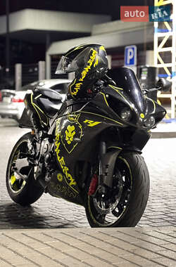 Спортбайк Yamaha YZF R1 2010 в Киеве