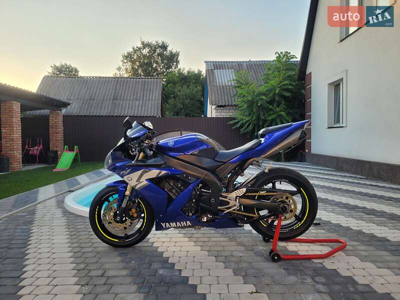 Спортбайк Yamaha YZF R1 2004 в Каневе