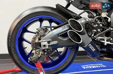 Спортбайк Yamaha YZF R1 2022 в 
