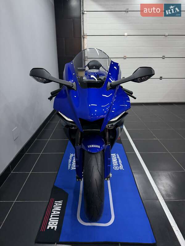 Спортбайк Yamaha YZF R1 2022 в Кропивницком
