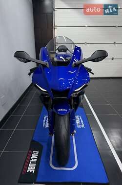 Спортбайк Yamaha YZF R1 2022 в 