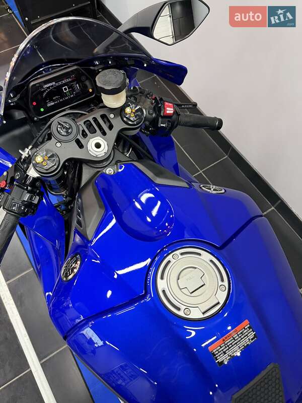 Спортбайк Yamaha YZF R1 2022 в Кропивницком