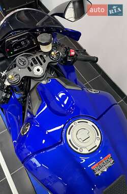 Спортбайк Yamaha YZF R1 2022 в 