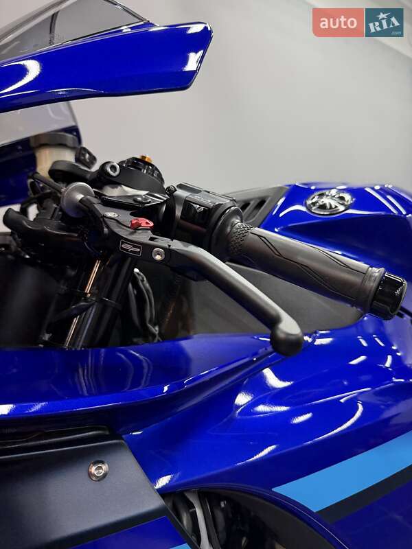 Спортбайк Yamaha YZF R1 2022 в Кропивницком