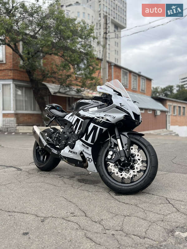 Спортбайк Yamaha YZF R1 2024 в Києві