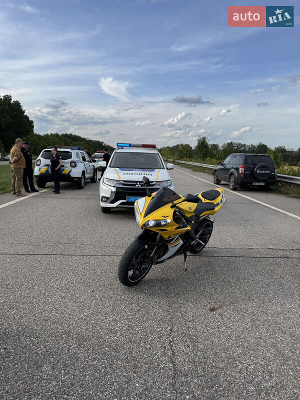 Спортбайк Yamaha YZF R1 2005 в Богодухіву