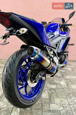 Мотоцикл Спорт-туризм Yamaha YZF-R3 2019 в 