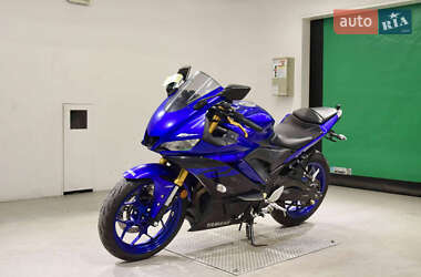 Мотоцикл Спорт-туризм Yamaha YZF-R3 2019 в 