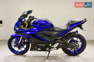 Мотоцикл Спорт-туризм Yamaha YZF-R3 2019 в 
