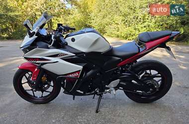 Спортбайк Yamaha YZF-R3 2016 в 