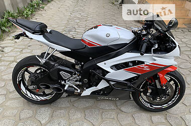 Спортбайк Yamaha YZF R6 2016 в 