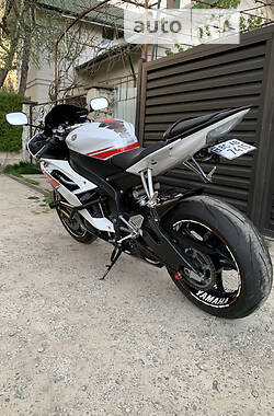 Спортбайк Yamaha YZF R6 2016 в 