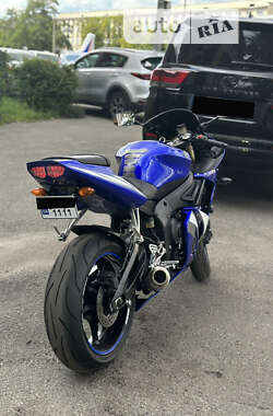 Спортбайк Yamaha YZF R6 2005 в 