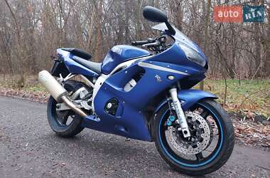 Спортбайк Yamaha YZF R6 2000 в 