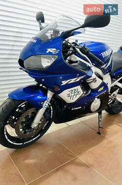 Спортбайк Yamaha YZF R6 2001 в 