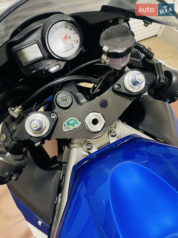 Спортбайк Yamaha YZF R6 2001 в Киеве