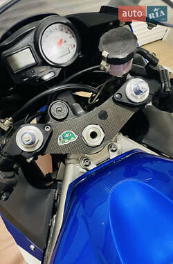 Спортбайк Yamaha YZF R6 2001 в 