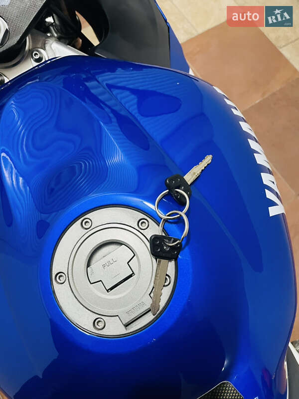 Спортбайк Yamaha YZF R6 2001 в Киеве