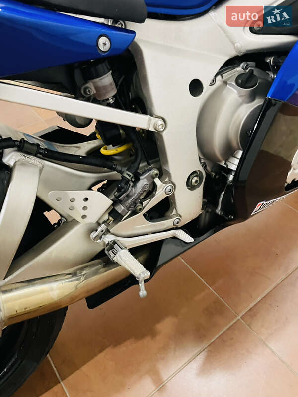 Спортбайк Yamaha YZF R6 2001 в Киеве