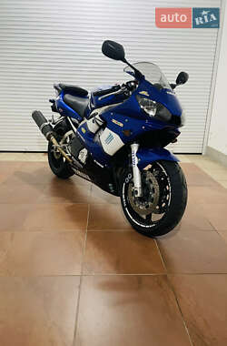 Спортбайк Yamaha YZF R6 2001 в 