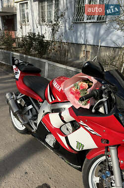 Спортбайк Yamaha YZF R6 2002 в 