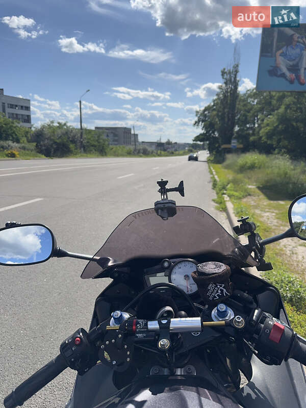 Спортбайк Yamaha YZF R6 2004 в Киеве