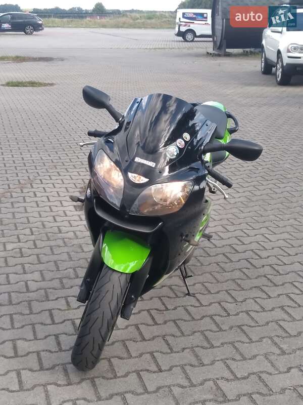 Спортбайк Yamaha YZF R6 2000 в Києві