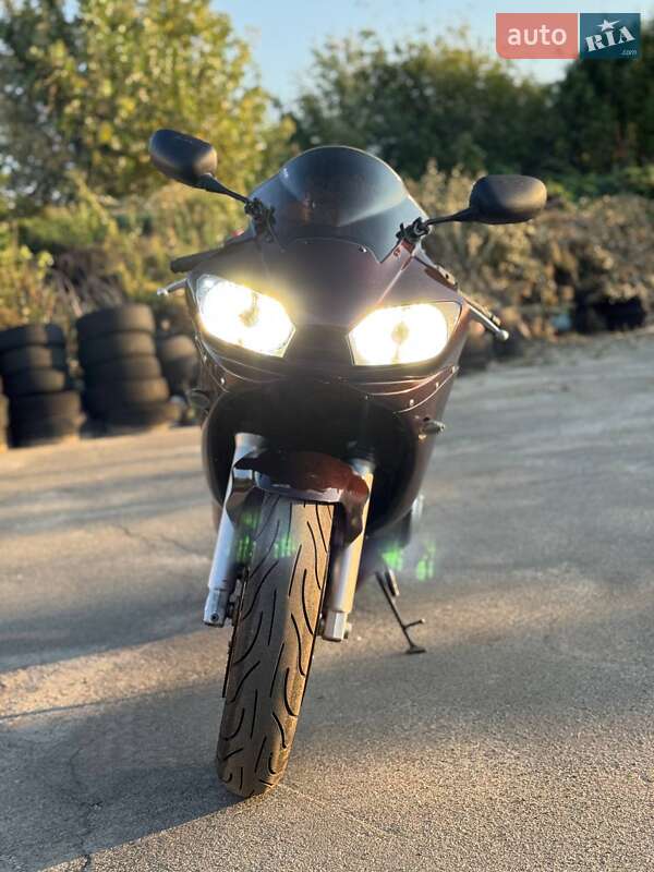 Спортбайк Yamaha YZF R6 2002 в Киеве фото 4 Спортбайк Yamaha YZF R6 2002 в Киеве