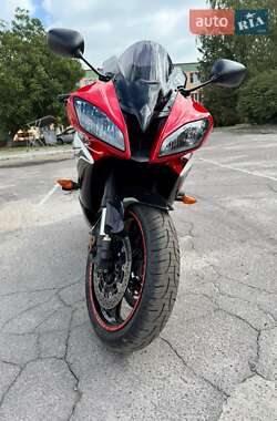 Спортбайк Yamaha YZF R6 2011 в 