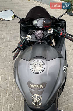 Спортбайк Yamaha YZF R6 2014 в 
