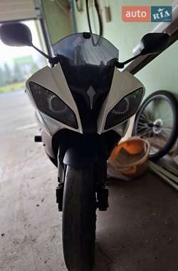 Спортбайк Yamaha YZF R6 2013 в Одессе