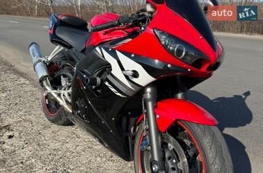 Спортбайк Yamaha YZF R6 2004 в Києві